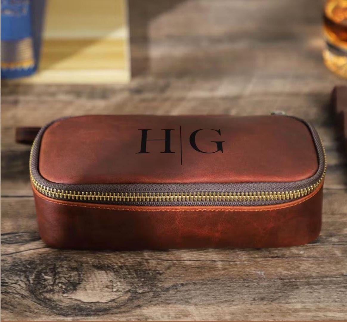 Personalized Leather Pipe Case – Custom Engraved Tobacco Pouch for 2 Pipes - Tigre X Studio